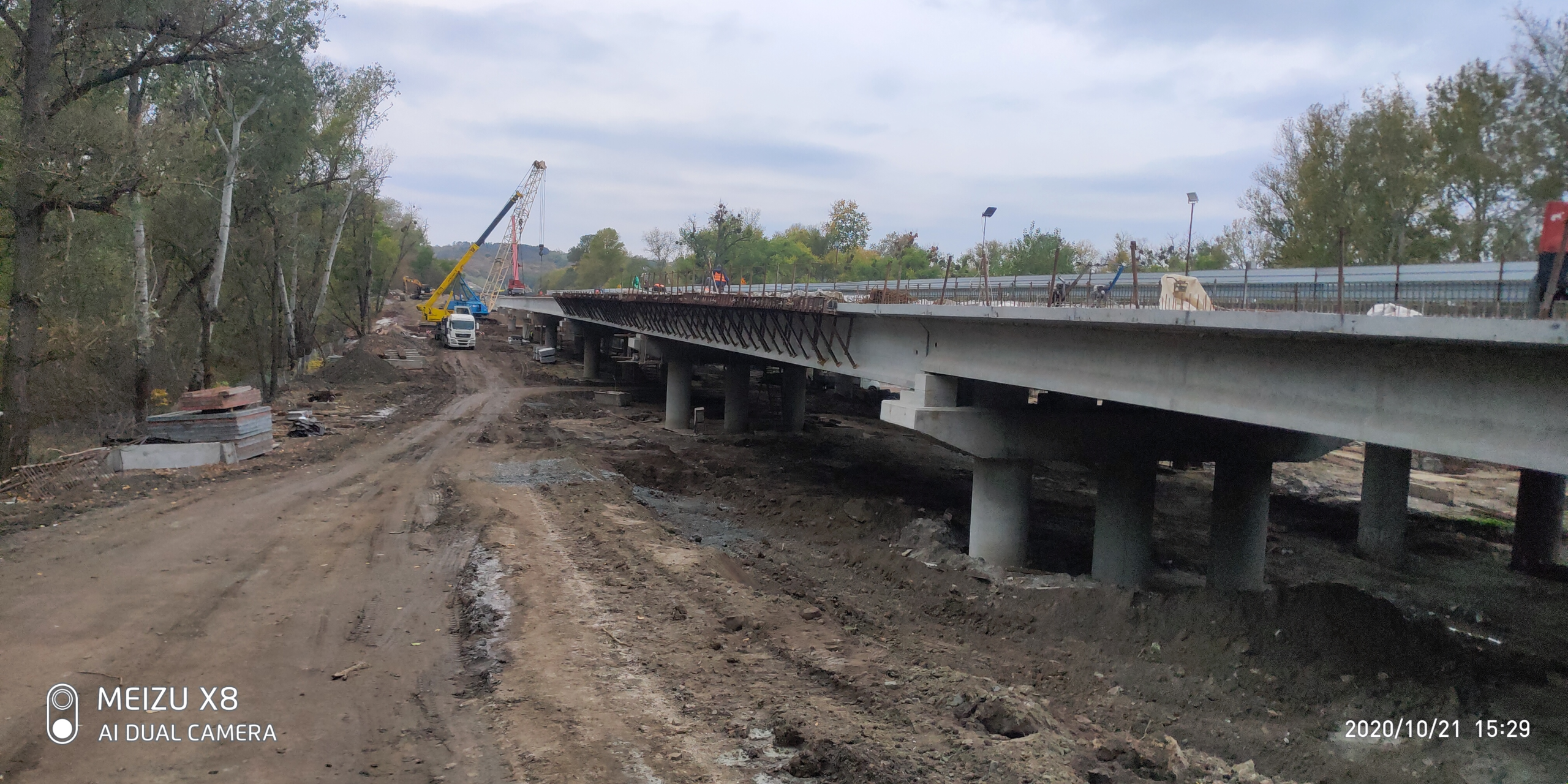 Будівництво мосту